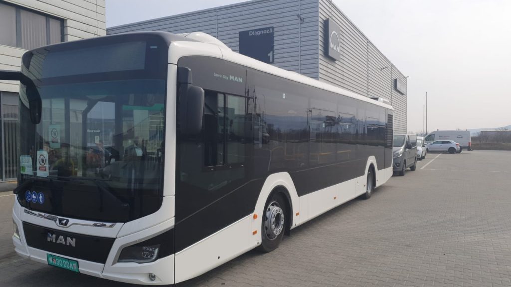 Compania germană Maschinenfabrik Augsburg-Nurnberg (MAN) va distribui orașului din Maramureș, în vară, o flotă de autobuze hibrid.