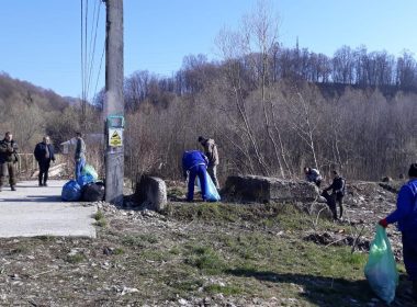 14 tone de deșeuri au fost colectate în primele 10 zile ale campaniei “Curățăm România”, derulată de Administrația Națională Apele Române