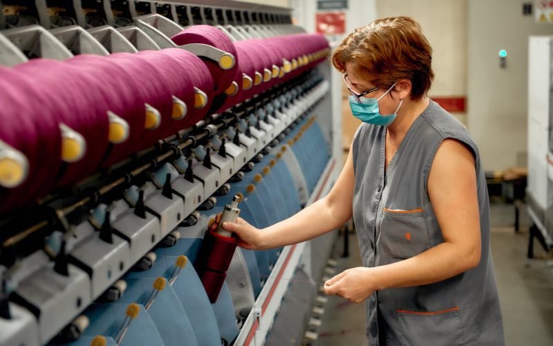 Compania sălăjeană Silvania Worsted Spinning (SWS) a anunțat angajarea primului salariat din Ucraina.