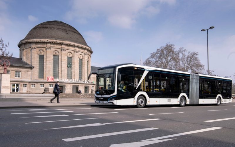 Cluj-Napoca este primul oraș din țară care va avea în transportul în comun autobuze electrice lungi cu burduf. Acestea vor circula și în comuna Florești.
