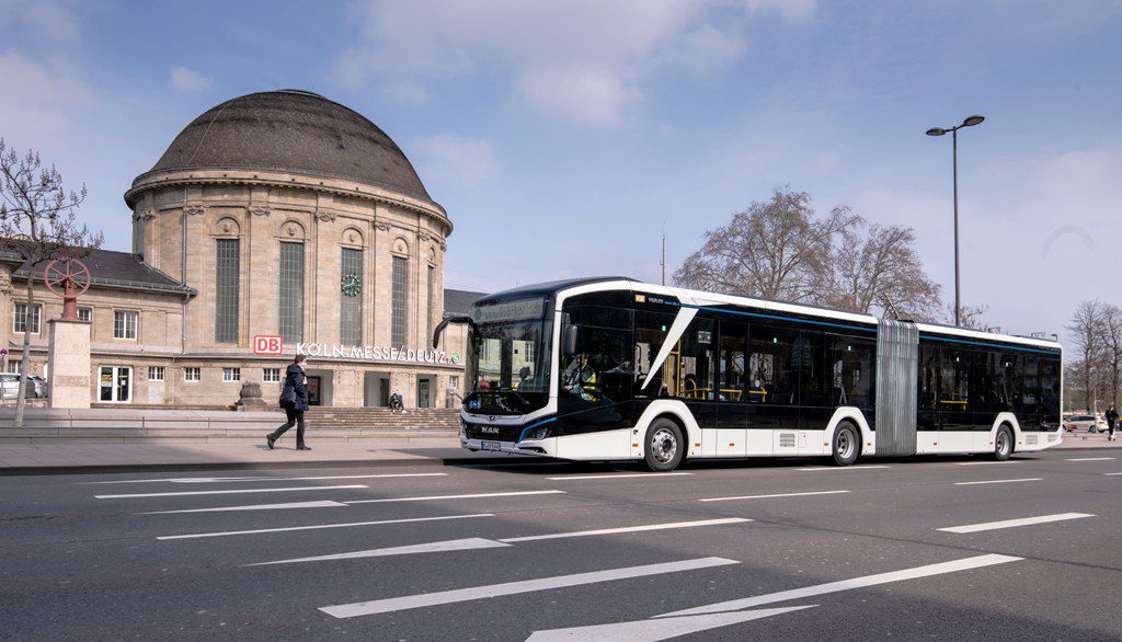 Cluj-Napoca este primul oraș din țară care va avea în transportul în comun autobuze electrice lungi cu burduf. Acestea vor circula și în comuna Florești.