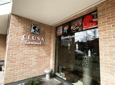 Produsele lactate sub brandul Bioforia, fabricate de Fermele Ecologice Silvania (FES), au fost selectate pentru comercializare de către Clusa Gourmet.