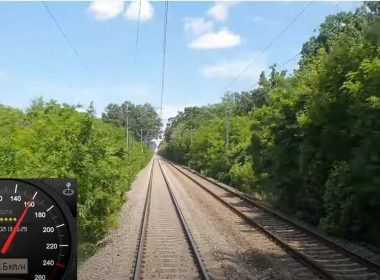 Pentru electrificarea și reabilitarea liniei de cale ferată Cluj-Napoca- Oradea - Episcopia Bihor – Frontieră Ungaria  (166 km) au fost depuse 19 oferte.
