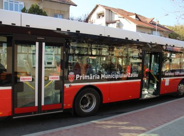 Primăria Zalău şi-a propus ca întreaga flotă de autobuze ce deserveşte transportul public urban să fie formată din mijloace nepoluante.