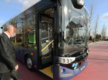 Nordic Urban Design Agency (NUDA) a propus achiziționarea a două autobuze autonome care să facă legătura cu Parcul Etnografic Romulus Vuia (PERV)..