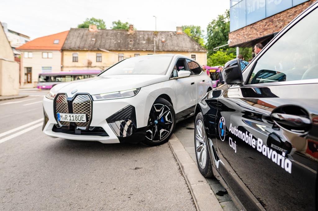 Tenismena română Simona Halep a semnat, la Cluj, un acord cu compania Automobile Bavaria Group (ABG) prin care a fost desemnată ca partener al dealerului auto.