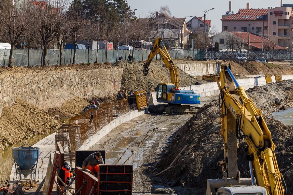Revitalizarea culoarului Someșului, executată de companiile de construcții ACI și Socot, aduce restricții în cartierul clujean Grigorescu.