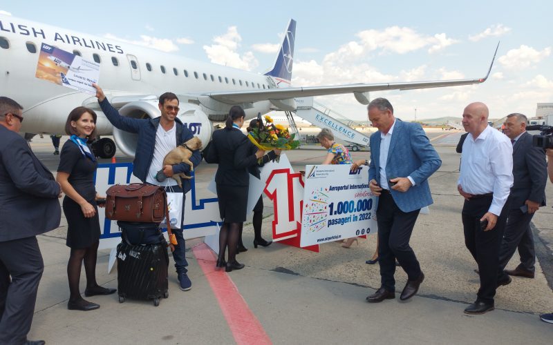 Antreprenorul israelian Meron Gribetz, care își desfășoară activitatea în Silicon Valley – SUA, a devenit pasagerul cu nr. 1.000.000 în acest an de pe Aeroportul Internațional Avram Iancu Cluj (AIAIC).