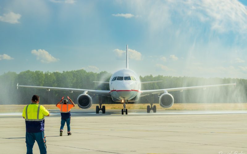 Mai multe companii aeriene au programat zboruri charter de pe Aeroportul Internațional Maramureș (AIM).