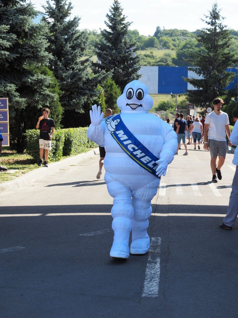 Michelin Anvelope Zalău (MAZ) va înlocui sursele clasice de energie folosite în activitatea de producție cu energie verde, pe care o va produce în curtea fabricii