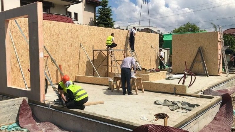 Direcția Județeană de Statistică (DJS) Cluj a anunțat evoluția autorizațiilor de construire eliberate pentru clădiri rezidențiale în primele patru luni ale anului.