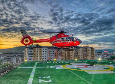 Echipamentele de la heliportul de pe Spitalul Județean de Urgență Bistrița (SJUB), primul de pe o unitate medicală din România, o investiție de 1,6 milioane de euro, au fost puse în funcțiune.