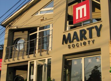Restaurantul Marty Society din Cluj-Napoca, primul din acest lanț, va fi dezafectat, pe terenul de pe str. Victor Babeș urmând să apară un bloc de locuințe.