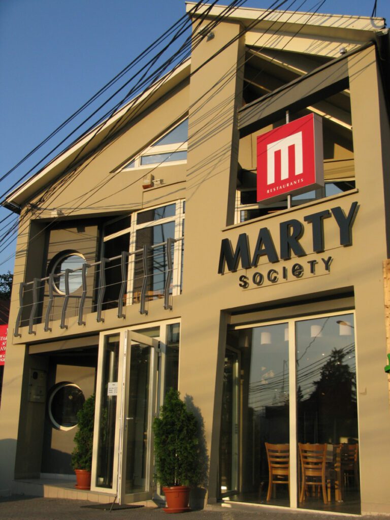 Restaurantul Marty Society din Cluj-Napoca, primul din acest lanț, va fi dezafectat, pe terenul de pe str. Victor Babeș urmând să apară un bloc de locuințe.