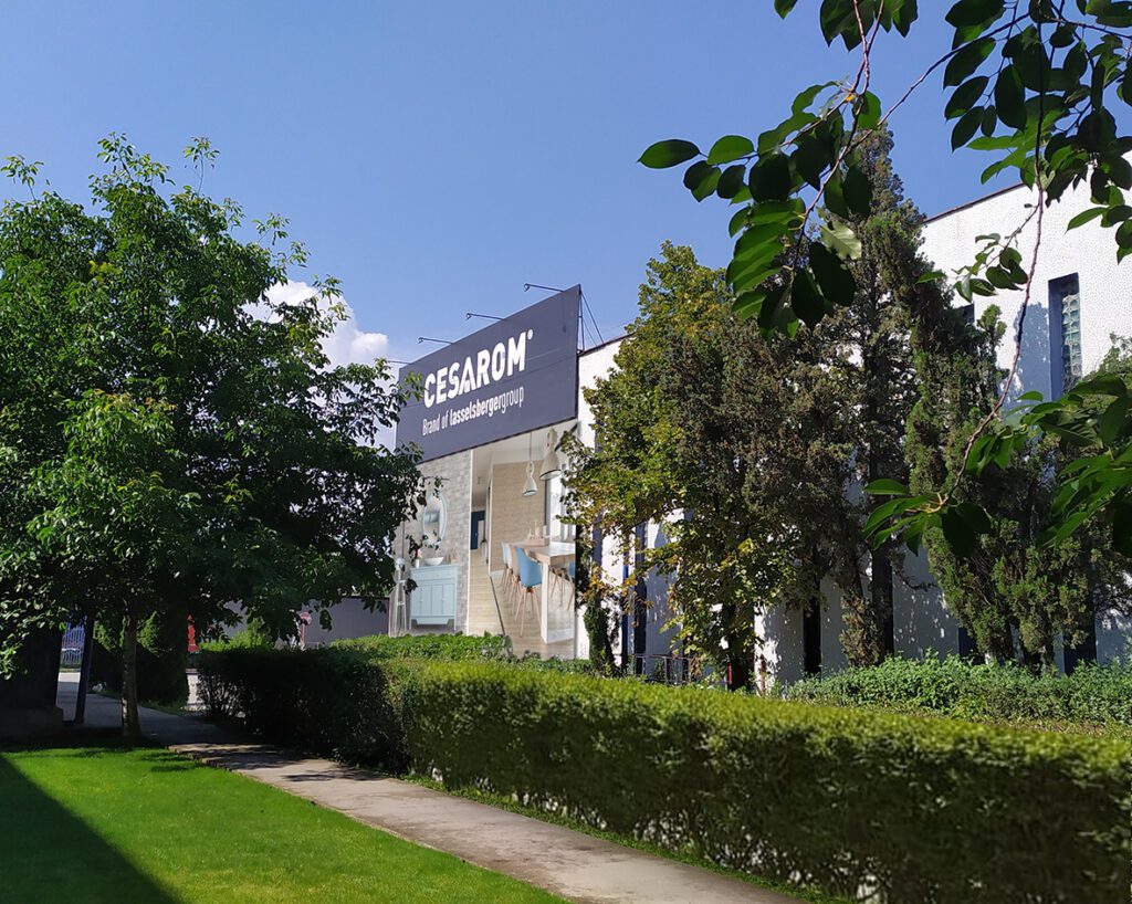 Grupul Lasselsberger Ceramics România (LCR), deținător al brandurilor Sanex și Cesarom, a programat investiții în două orașe importante ale României.