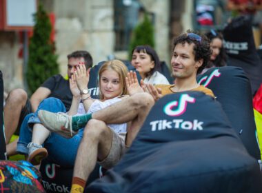 Platforma globală TikTok și-a propus să le ofere utilizatorilor ocazia să fie parte din experiența Untold și s-a alăturat festivalului din perioada 4-7 august, de la Cluj-Napoca, sub tema „Temple of Luna”.