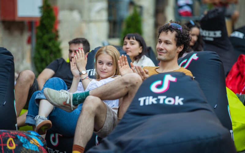 Platforma globală TikTok și-a propus să le ofere utilizatorilor ocazia să fie parte din experiența Untold și s-a alăturat festivalului din perioada 4-7 august, de la Cluj-Napoca, sub tema „Temple of Luna”.