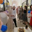 Grupul de studenți specializat în inginerie seismică a fost primit cu șampanie de lux și tort la Decanatul Facultății de Construcții din cadrul Universității Tehnice din Cluj-Napoca (UTCN).
