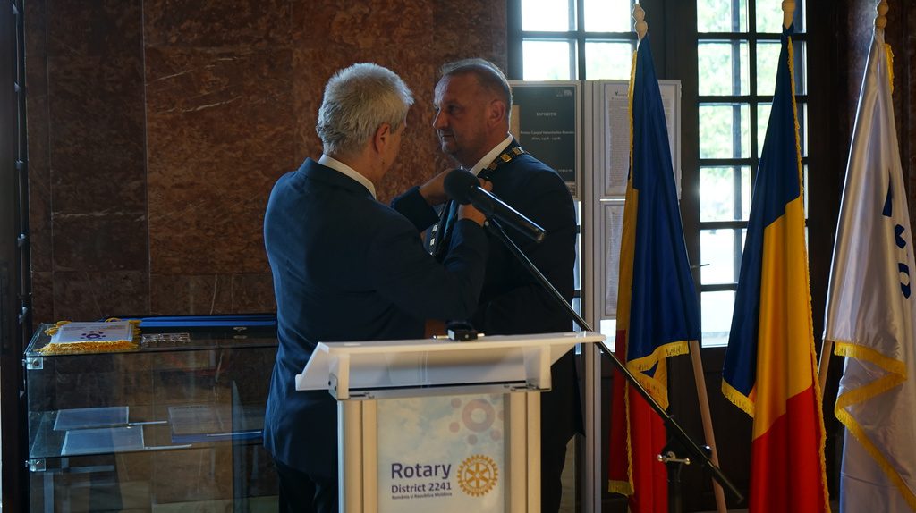 rotirea colanului rotary club