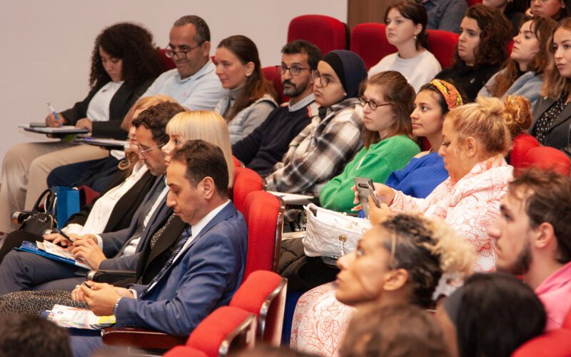 Universitatea de Medicină și Farmacie Iuliu Hațieganu Cluj (UMFIH) a organizat un seminar de integrare a studenților internaționali de la secțiile engleză și franceză.