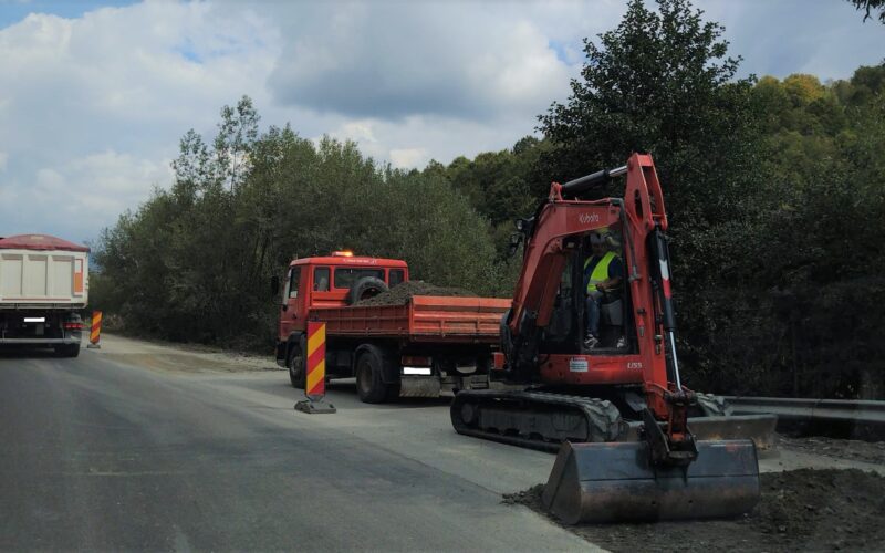 Consiliul Județean (CJ) Cluj a demarat lucrări de întreținere pe Drumul Județean 191D (DJ 108A) – Vânători – limită cu județul Sălaj.