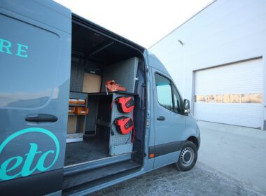 Trei dintre cele 15 finaliste au fost alese prin votul publicului, iar membrii juriului Made in Romania au desemnat celelalte 12 companii românești care s-au calificat în cadrul programului