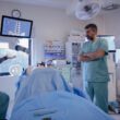 O echipă de medici neurochirurgi din Spitalul MedLife Humanitas (SMH) Cluj a testat, în vederea implementării în cadrul unității, cea mai performantă tehnologie robotică și de neuronavigație integrată disponibilă în lume.