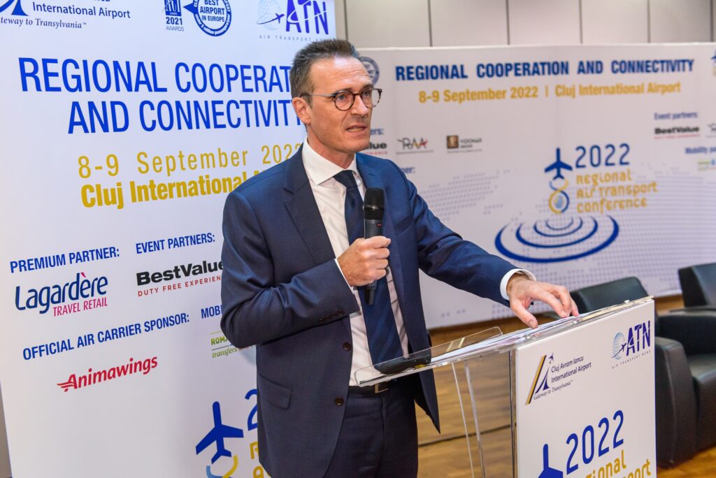 Thomas Reynaert, directorul A4E, a evidențiat faptul că zborurile facilitează mobilitatea socială și economică în Europa, conectând oamenii, regiunile și orașele din UE.