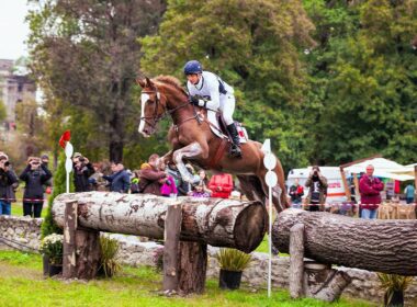 Karpatia Horse Show revine “pe cai mari" în 2022! Unul dintre cele mai așteptate evenimente de echitație și lifestyle ecvestru din România și sud-estul Europei are loc în acest weekend pe Domeniul Cantacuzino din Florești, Prahova.