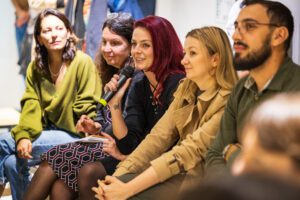 Festivalul Zain a propus o dezbatere despre creativitate în contextul viitorului muncii, la care au participat, la cafeneaua Meron Roastery, atât experți în domeniu, cât și reprezentanți ai Centrului Cultural Clujean sau Universitatea Babeș-Bolyai. 