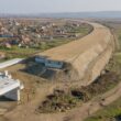 Compania Națională de Administrare a Infrastructurii Rutiere (CNAIR) a desemnat asocierea dintre societățile Strabag și Geiger drept câștigătoare a contractului pentru tronsonul din Autostrada Transilvania (A3).
