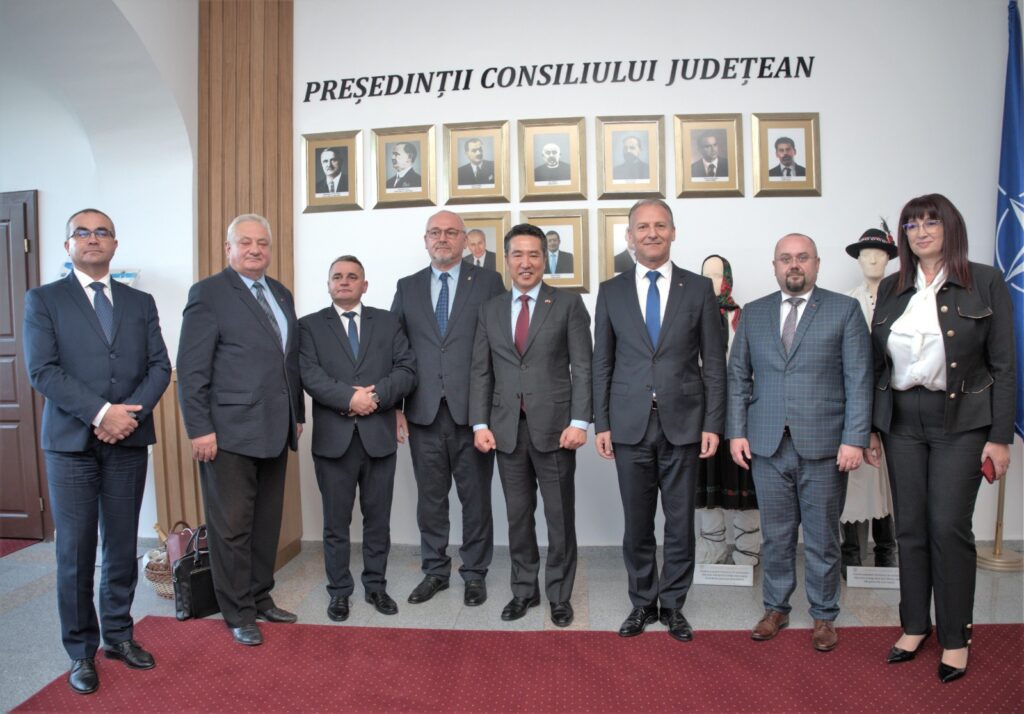 Conducerea Consiliului Județean (CJ) Sălaj a primit vizita ambasadorului Republicii Coreea în România, RIM Kap-soo.
