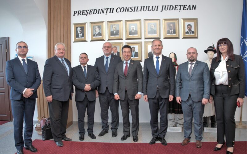 Conducerea Consiliului Județean (CJ) Sălaj a primit vizita ambasadorului Republicii Coreea în România, RIM Kap-soo.
