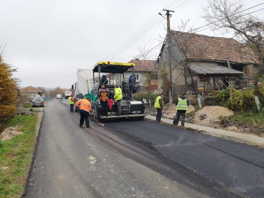 Proiectul prevede modernizarea și reabilitarea Drumului Județean 109A Chinteni – Vultureni – Recea Cristur – Dealul Jurcii.