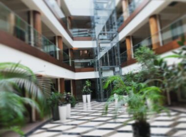 Hotelul și restaurantul Metropolis din Bistrița au fost preluate în administrare de către familia Cismas