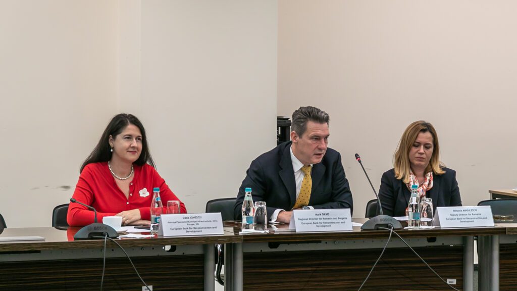 La eveniment au mai participat Mihaela Mihăilescu, director adjunct pentru România al BERD, Dana Ionescu, specialist în infrastructură municipală al BERD, Carmen Moraru, secretar de stat și Răzvan Popescu, subsecretar de stat MIPE.