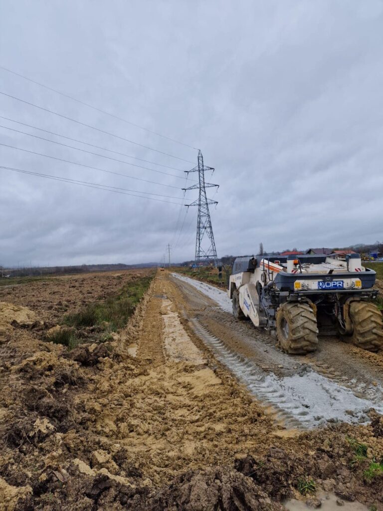 Am început lucrările pentru realizarea drumului de acces la Parcul Industrial din Baia Sprie (PIBS), prin societatea Drumuri și Poduri Maramureș