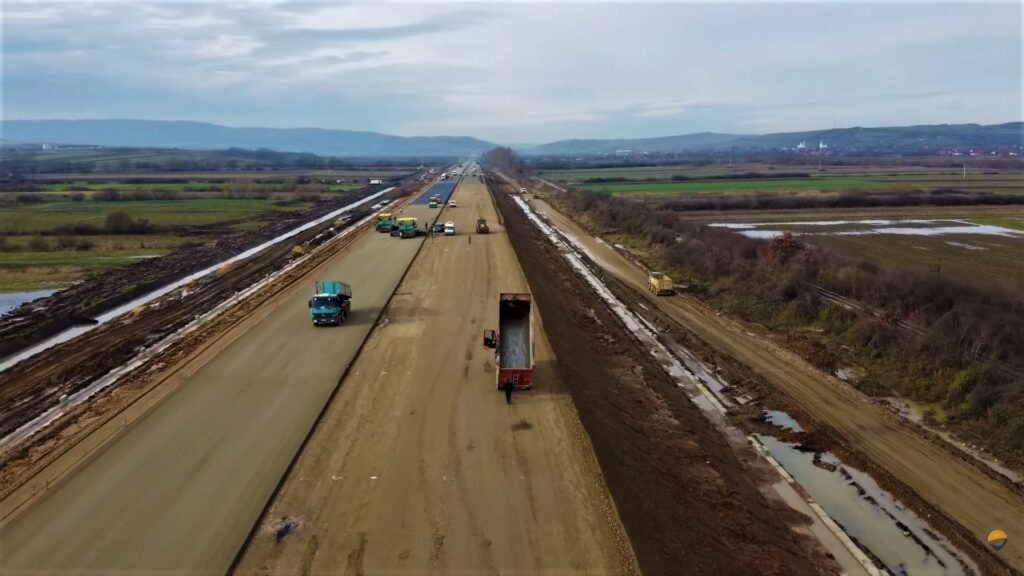 Nurol activează pe tronsonul Nușfalău – Suplacu de Barcău din Autostrada Transilvania (A3), de pe teritoriul județului Sălaj.