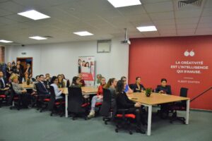 Suntem onorați să anunțăm inaugurarea primului centru de formare, integrare profesională și sprijin pentru tinerii antreprenori din România, Centre d’Employabilité Francophone (CEF) 