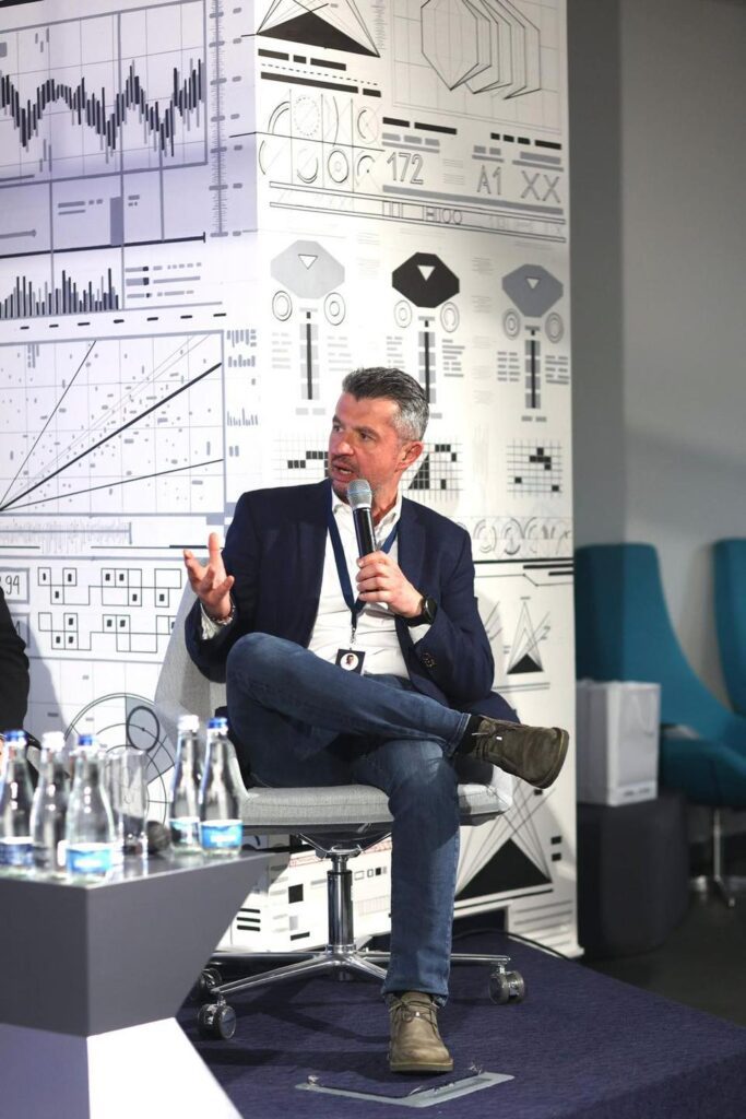 Părțile implicate în tranzacție nu au dezvăluit prețul la care GlobalLogic a convenit să cumpere Fortech.