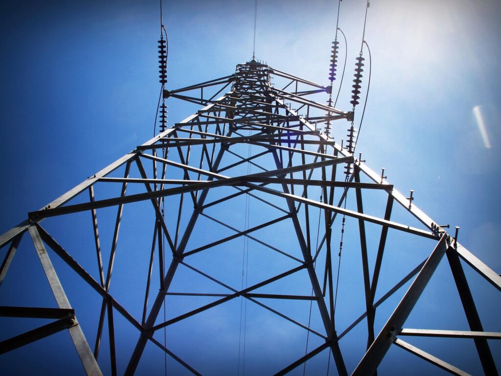 Distribuție Energie Electrică România (DEER) Cluj, filială a Societății Energetice Electrica SA, a încheiat un contract de credit de 250 de milioane de lei cu Banca de Export-Import a României (EximBank) pentru finanțarea activității curente și a deficitului de lichiditate.