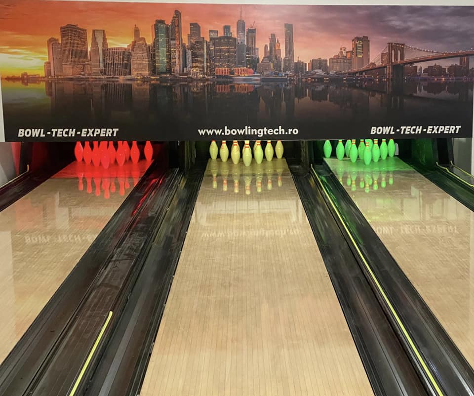 image Temple Wither Cum arată noua pistă de bowling din Centrul Legacy | Transilvania Business
