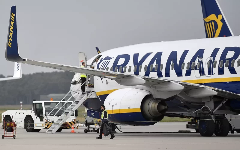 Ryanair renunță la 15 de rute pe care le opera spre și dinspre mai multe aeroporturi regionale din țara noastră