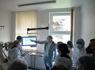 Spitalul Clinic de Boli Infecțioase (SCBI), unitate în subordinea Consiliului Județean Cluj, a implementat cu succes primul sistem de telemedicină din specialitatea anesteziei și terapiei intensive (ATI) din România, în urma implementării unui proiect european.