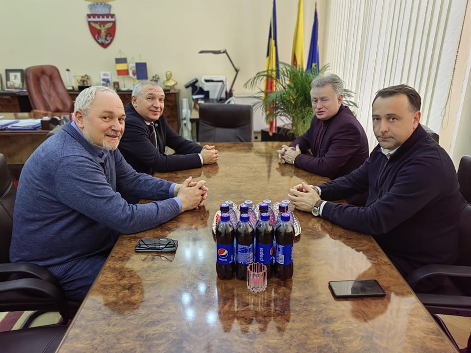 O întâlnire între rectorul Universității de Medicină, Farmacie, Științe și Tehnologie (UMFST) Târgu-Mureș și primarul Zalăului a avut loc în vederea deschiderii unei extensii în municipiul din Sălaj.