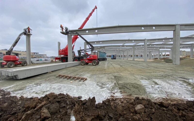 ASA Cons România a dezvăluit detalii din timpul execuției lucrărilor pentru centrele comerciale Carrefour (15.000 mp) și Leroy Merlin (9.000 mp) din cadrul Retail Park AFI Arad.