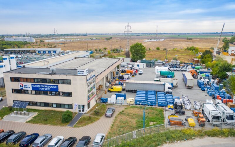 Best Tools Company a raportat finalizarea rețelei de sucursale, alături de Oradea, Cluj-Napoca și Timișoara, figurând cele din Bacău și Constanța. Compania are sediul central la București.