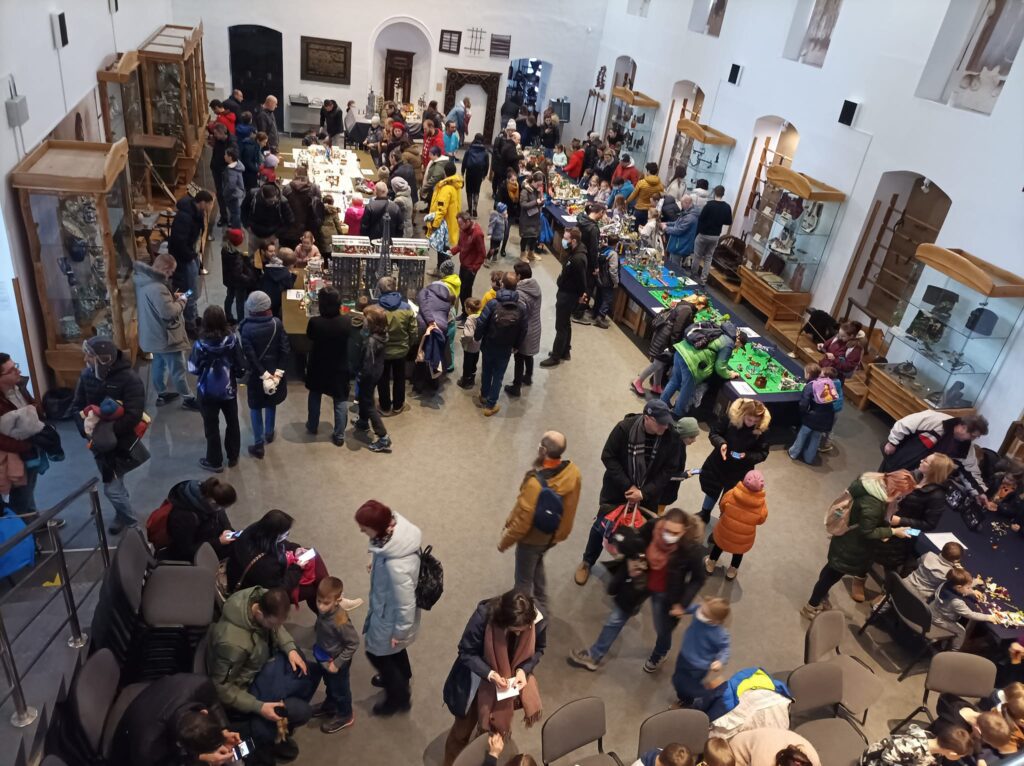 Expoziția de lego realizată de Asociația Brickenburg cu MET e una dintre cele mai de succes din Cluj.