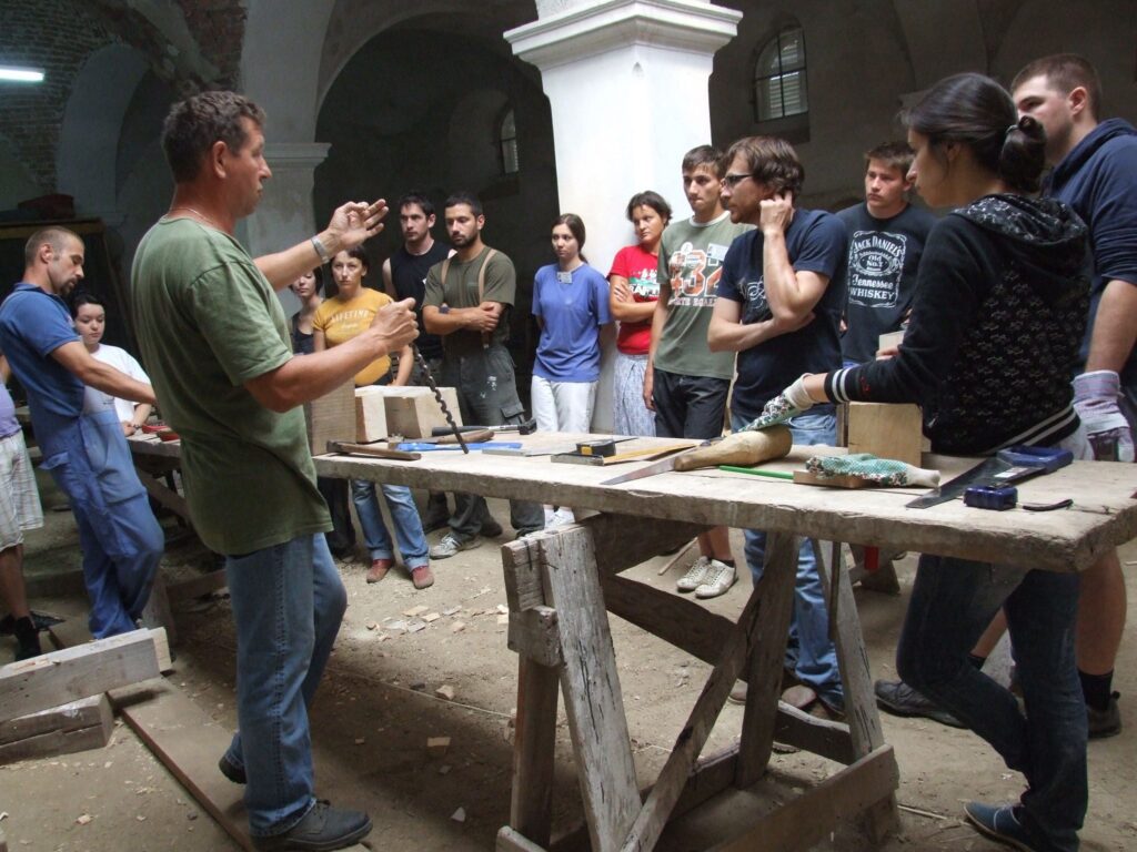 Fundația Transylvania Trust (FTT) va organiza cursuri de specializare și de formare profesională în restaurarea monumentelor istorice.