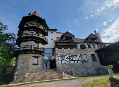 Compania nemțeană Trust Expert a raportat încheierea lucrărilor de eficientizare energetică de la Castelul Lupilor, din zona Simeria.